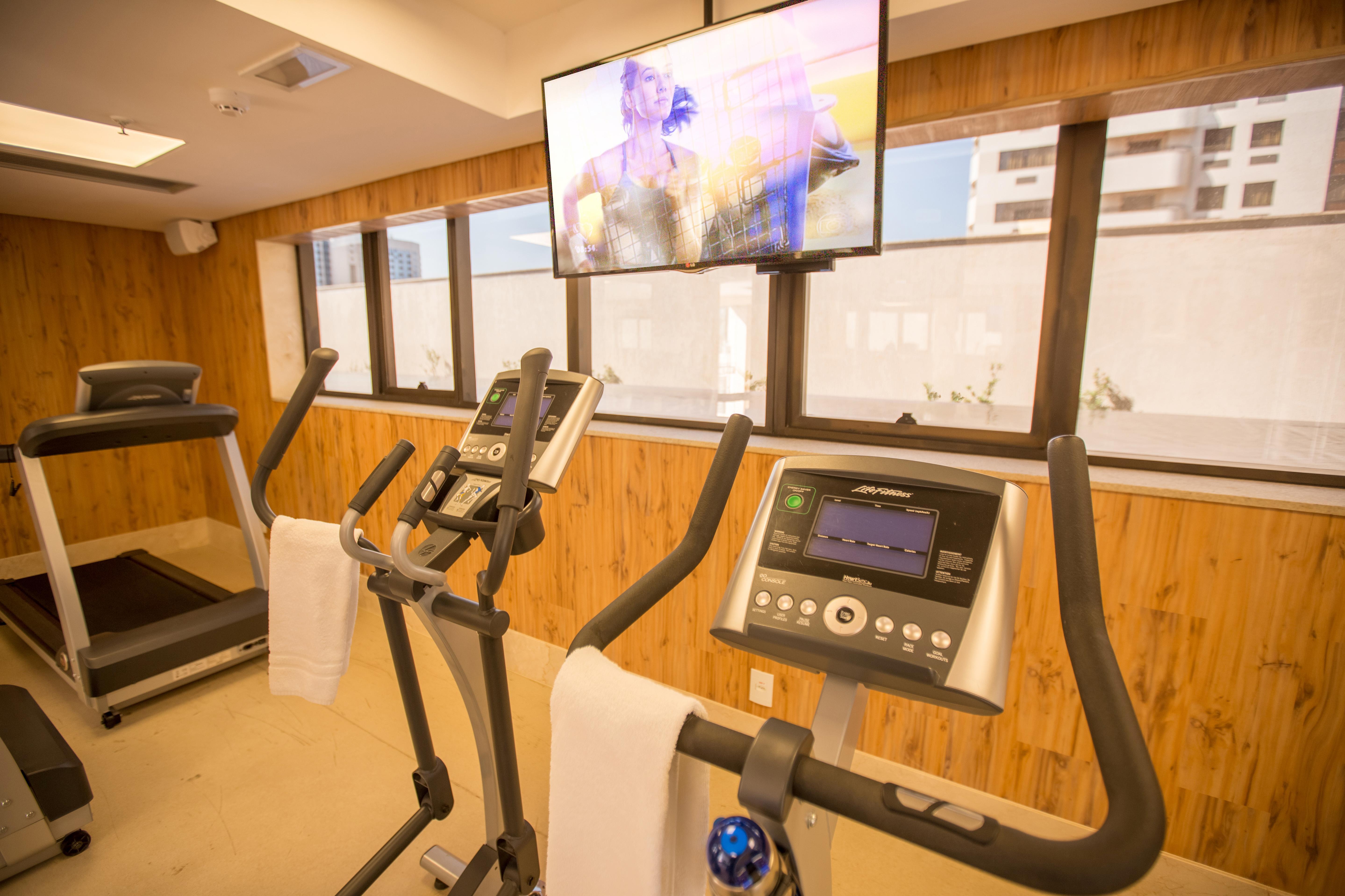 Cullinan Hplus Premium Бразилиа Экстерьер фото The gym at the hotel