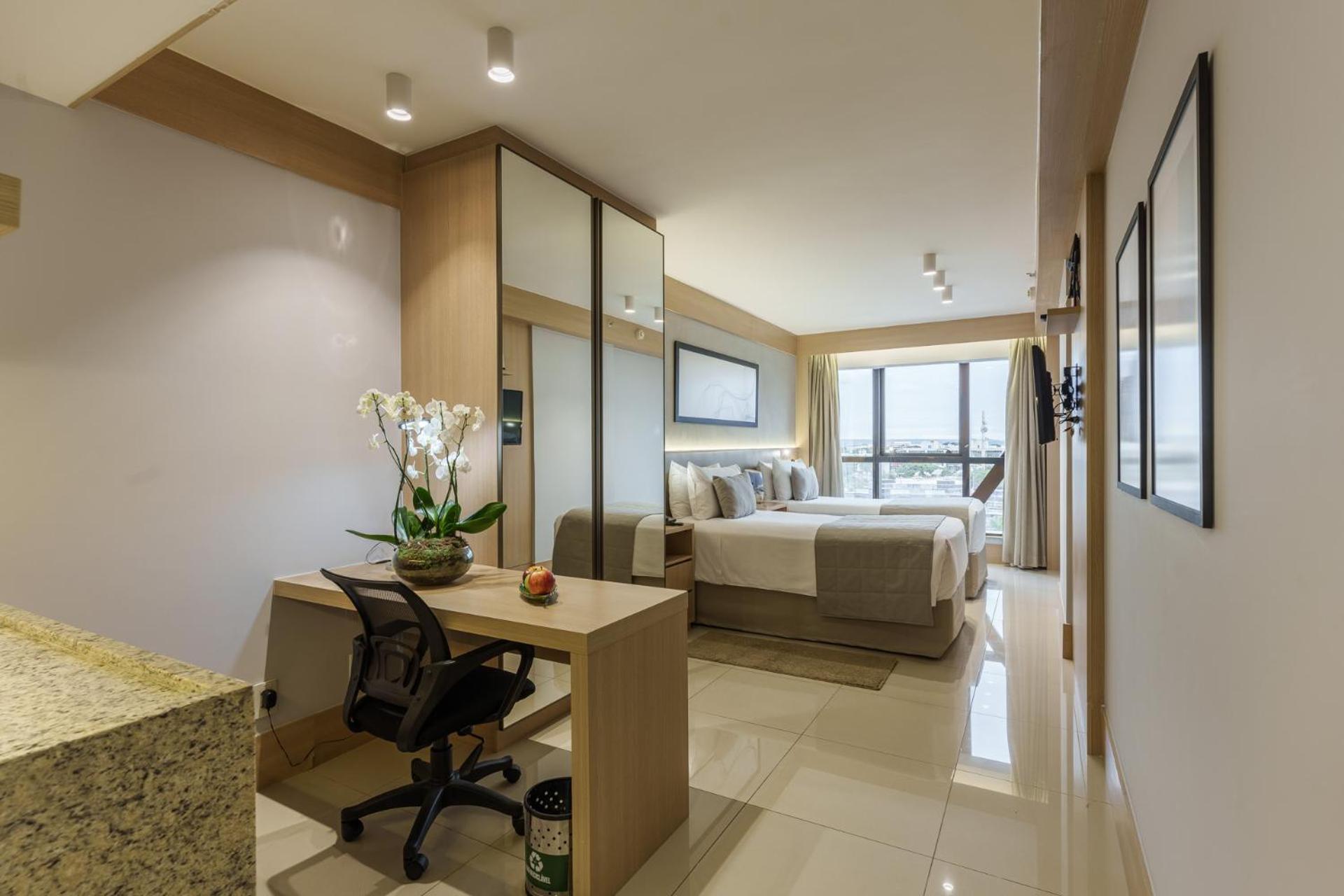 Cullinan Hplus Premium Бразилиа Номер фото