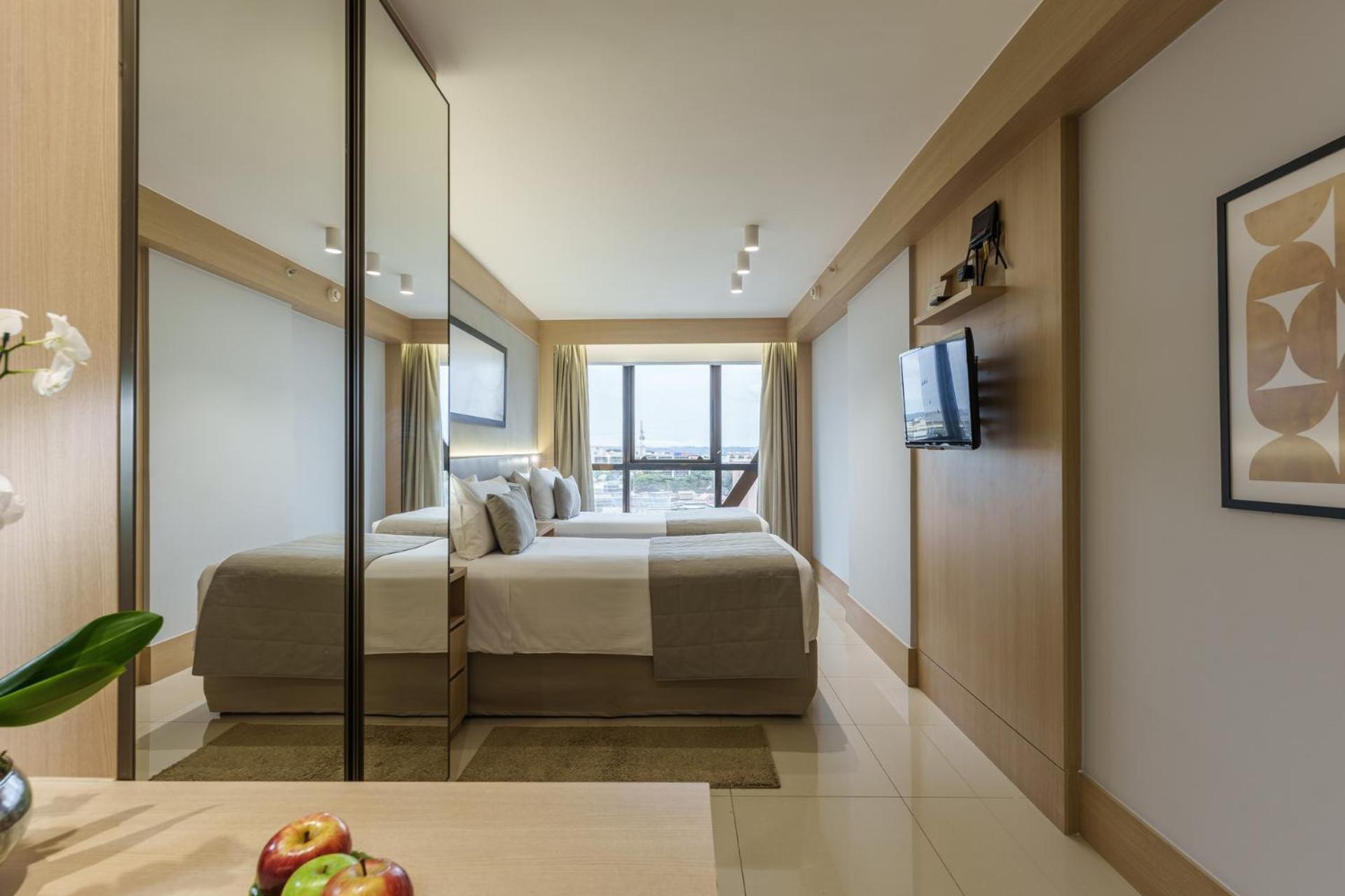 Cullinan Hplus Premium Бразилиа Номер фото