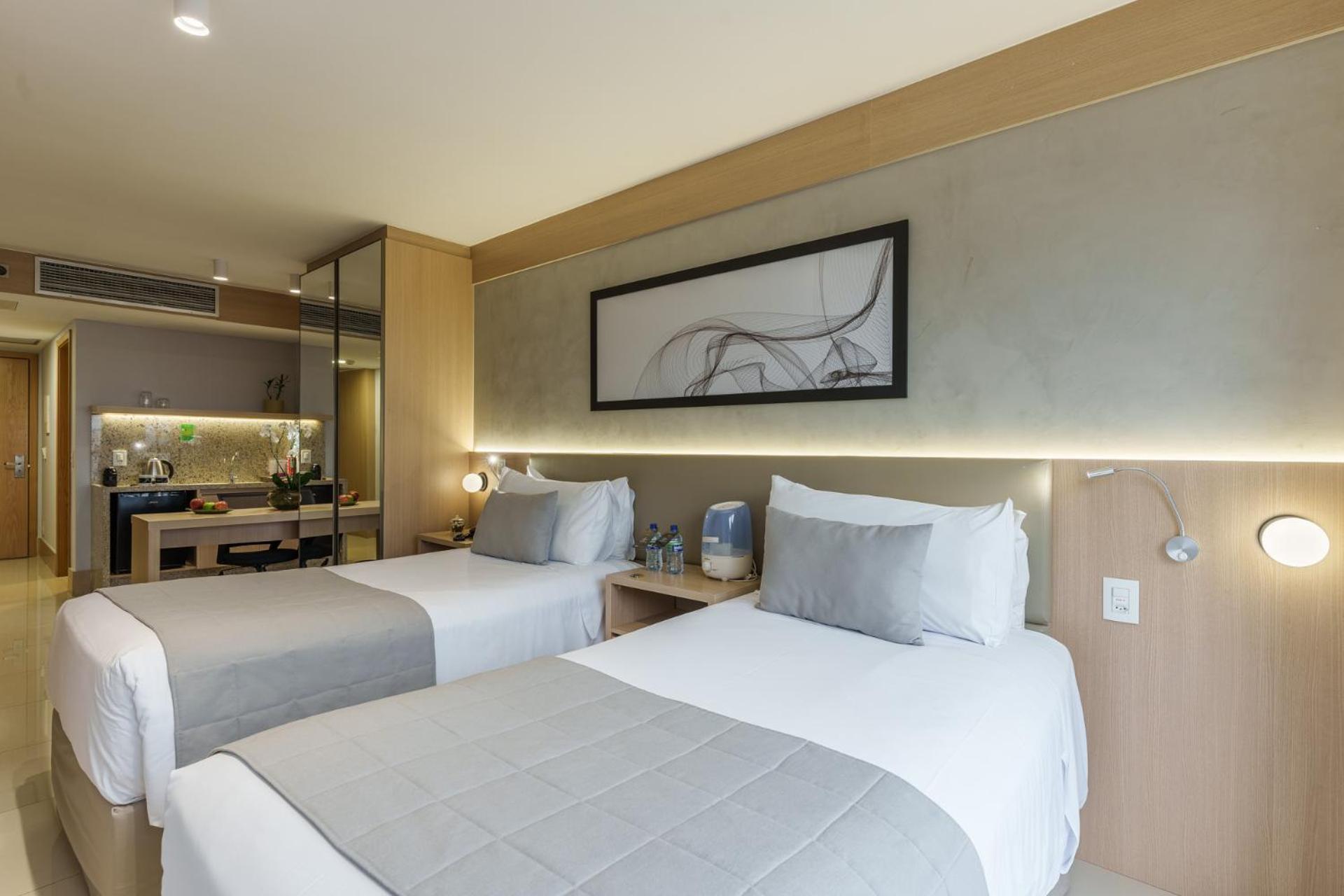 Cullinan Hplus Premium Бразилиа Номер фото