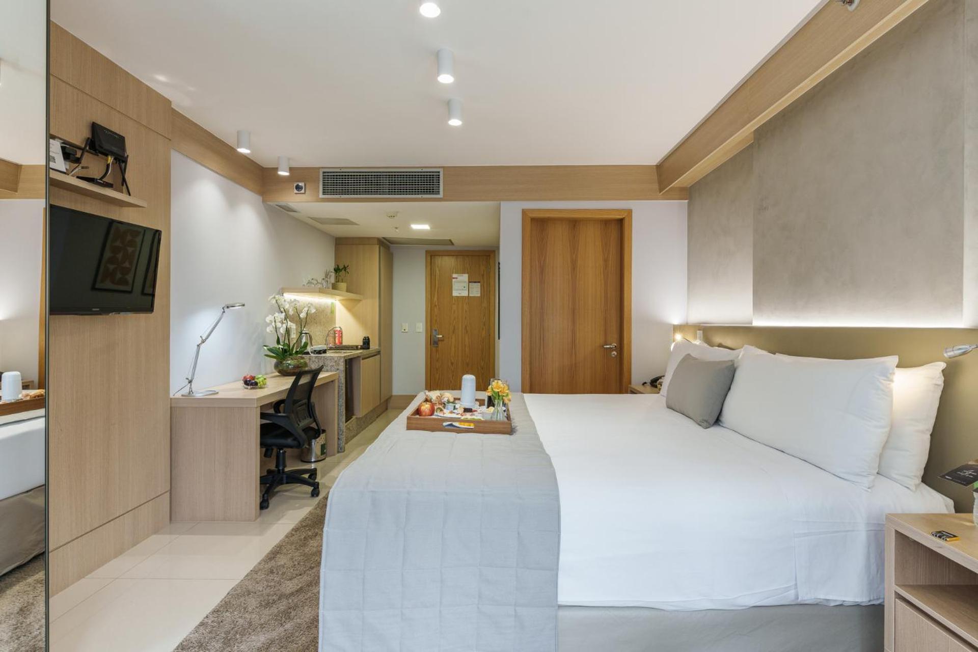 Cullinan Hplus Premium Бразилиа Номер фото